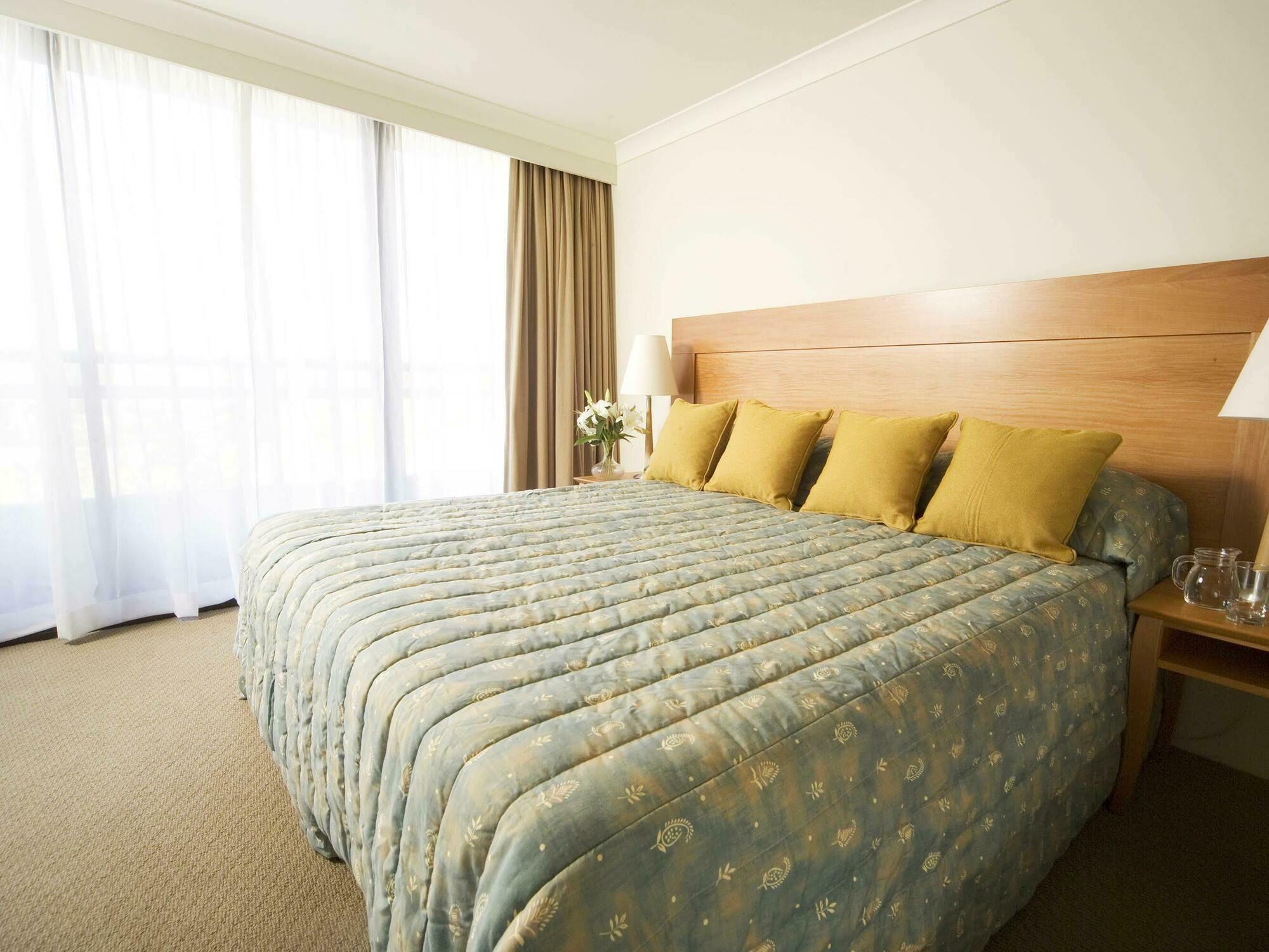 Breakfree Capital Tower Apartments Canberra Szoba fotó